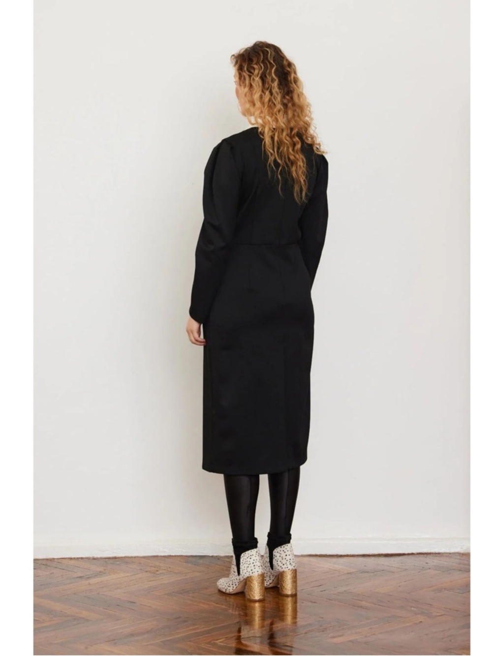 Julia Allert Black Long-Sleeve Midi Dress with White Collar - Picture 3 of 8